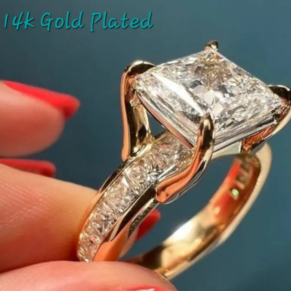 Beautiful. 14k Gold Plated Ring. Inlaid Zircon. Size 7 NWT. Fast Ship.